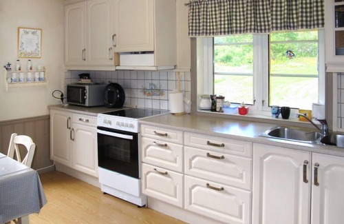 Tysnes House | Gulehuset by Interhome