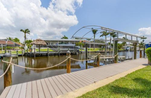 Yacht Club House | Gulf Access, Heated Pool, Bicycles, Sleeps 8 - Villa Jewel Box - Roelens Vacations