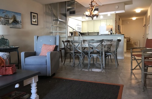 Belleair Beach Condo | Gulf and pool right out the door. Sunset perfect! 10 min - Pelican and Biltmore