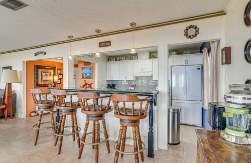 Freeport House | Gulf Coast Views: Waterfront Surfside Beach Home!
