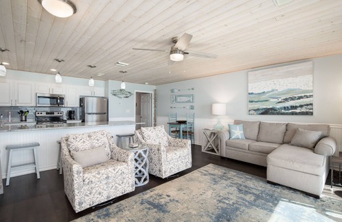 Crystal Beach Condo | Gulf front - Aug dates available: Kids in School = Your Quiet Beach Time!