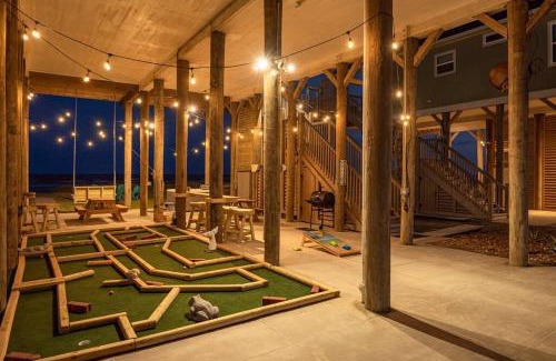 Port Bolivar House | Gulf Front - Mini Golf - Hot Tub - Family Friendly - ForeShore