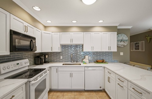 Seacrest Condo | Gulf Front, Sleeps 6 - Unbeatable Location!