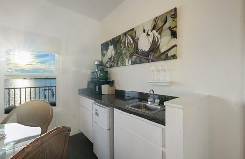 Cedar Key House | * Gulf view * Sunsets * King bed * Stilt house * Waterfront *