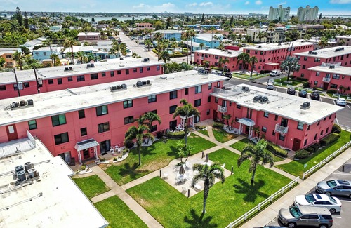 St. Pete Beach Condo | π΄ Gulf Winds #406 β Bright Beachside Escape with Balcony Views