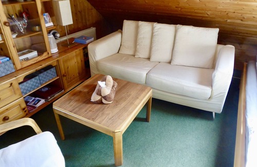 Andelfingen District House | Guntli’s Family Guesthouse: Entire top floor, own bath - rural within city range