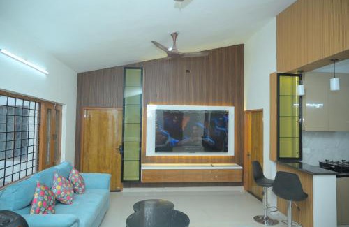 Gurugram Villa | Gurgaon Farmhouse 3 BHK with Private Pool and Big Lawn