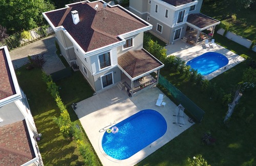 Sapanca Villa | Guzel Evler Family Resort