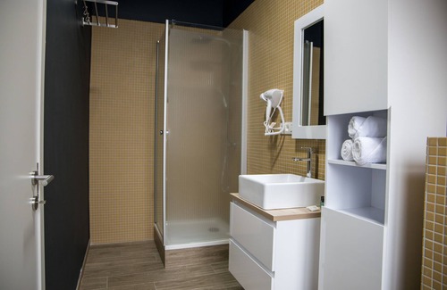 Lier Hotel | Guzy hotel