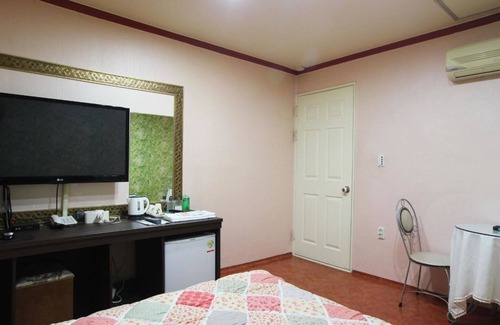 Chunghung Hotel | Gwangju Sinandong Happy Day