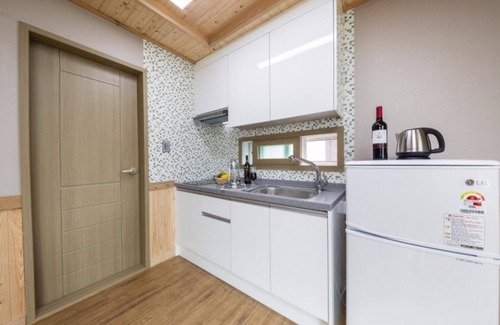 Chungdeje House | Gwangyang Seomjingang Geumteo Pension