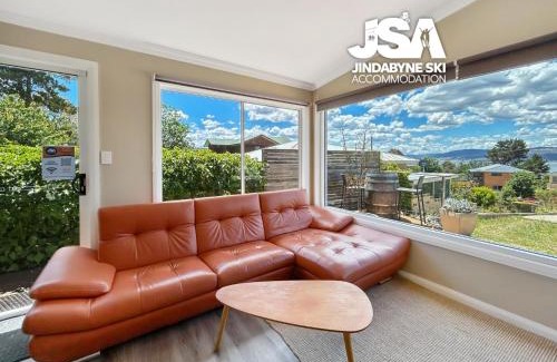Jindabyne House | Gwenoma