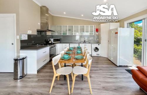Jindabyne House | Gwenoma
