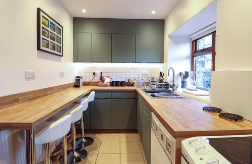 Betws-Y-Coed Cottage | GWYNFA, pet friendly, character holiday cottage in Ysbyty Ifan