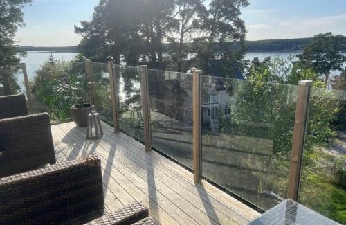 Dalaro Villa | Härlig Skärgårdsvilla med strålande sjöutsikt