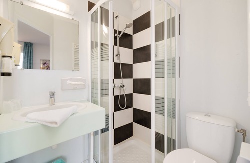 Moncel-les-Luneville Hotel | Hôtel Acacia Nancy Sud Lunéville