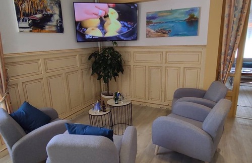 Les Aubugues Hotel | Hôtel Belle Vue