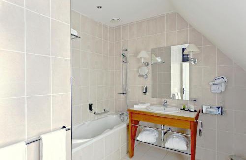 Hesdin-l'Abbe Hotel | Hôtel Château Cléry
