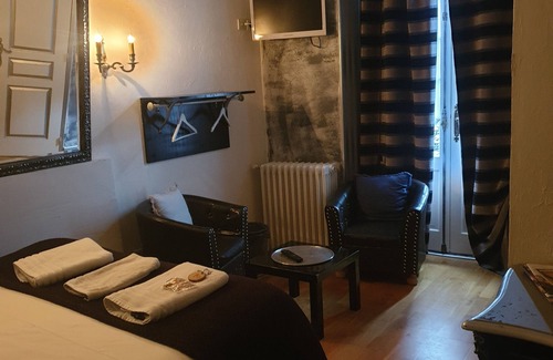 Saint-Amand-Montrond House | Hôtel de l'Ecu