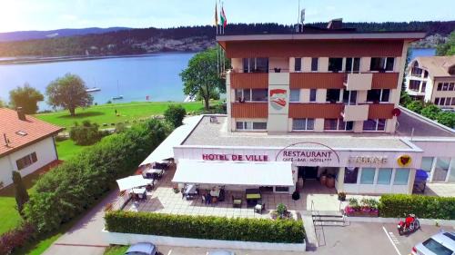 Le Pont Hotel | HÔTEL DE VILLE - La Baie Du Lac