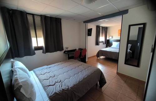 Chateauneuf-les-Martigues Hotel | Hôtel l'Hacienda