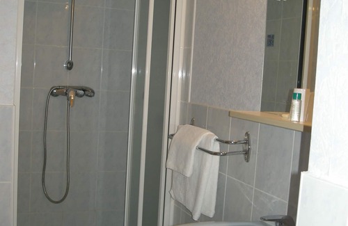 Cherbourg-en-Cotentin Hotel | Hôtel La Renaissance
