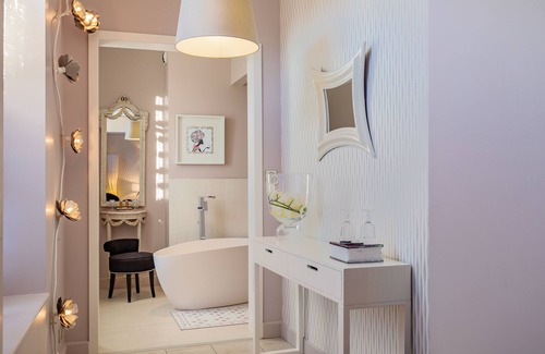 Villeneuve-les-Avignon Hotel | Hôtel La Suite