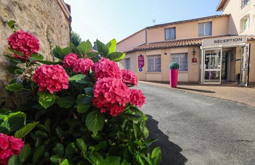 Saint-Maixent-l'Ecole Hotel | Hôtel Le Cheval Blanc