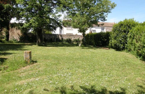 Saint-Maixent-l'Ecole Hotel | Hôtel Le Cheval Blanc
