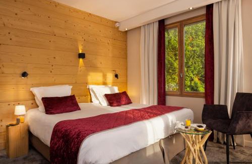 Angon Hotel | Hôtel Les Grillons