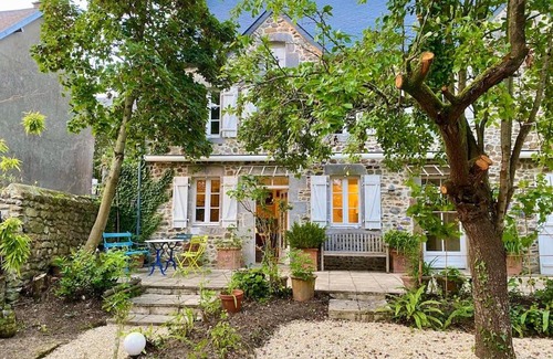 Heugueville-sur-Sienne House | Hübsches Landhaus der Familie mit eigenem Garten