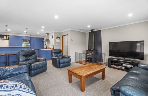 Lake Hawea House | Hāwea Delight - Lake Hāwea Holiday Home