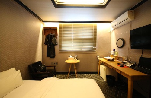 Gongju Hotel | H Motel