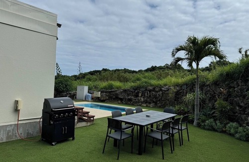 Unten House | H terrace with private garden pool/Kunigami-gun Okinawa