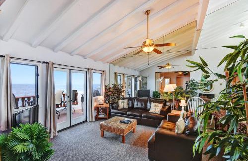 Avalon House | H1079 Hamilton Cove Villa 10-79
