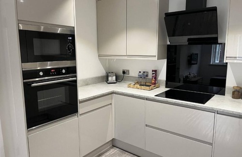 Hemel Hempstead Apartment | H17 Regency- Large 1 bed apartment, w/free parking