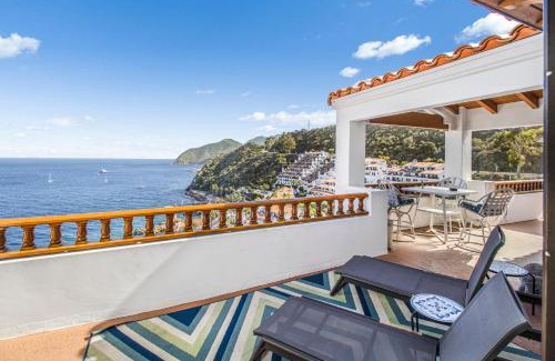 Avalon House | H1872 - Hamilton Cove Villa 18-72