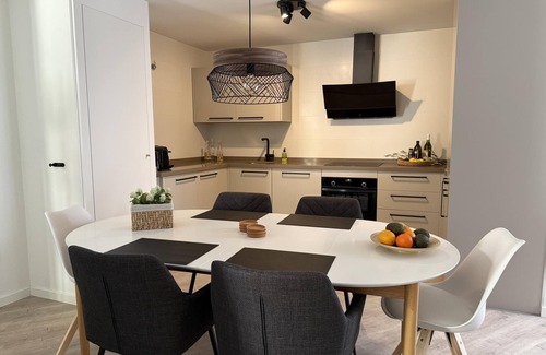 La Goleta Apartment | H2M Postigo Duplex terrace 2 baths , Smart TV,Oven