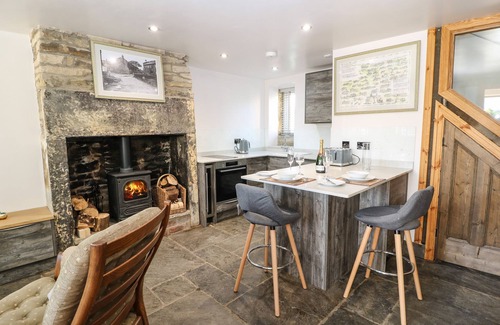 Honley Cottage | HA'PENNY COTTAGE, pet friendly, character holiday cottage in Meltham