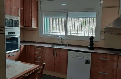 Sant Fost de Campsentelles Apartment | Habitación Suite para 1-2 Personas con Baño Privado
