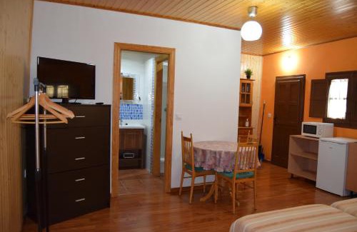 Valmuel Apartment | Habitación independiente en Casa Rural Javier