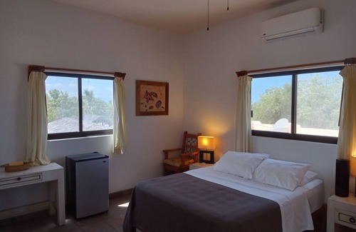 La Ribera Bed & Breakfast | Hacienda de Palmas: Room #4 East Cape with one queen size bed