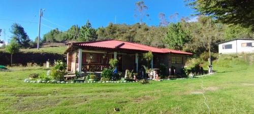 Nabon House | Hacienda El Atardecer, vía a Loja