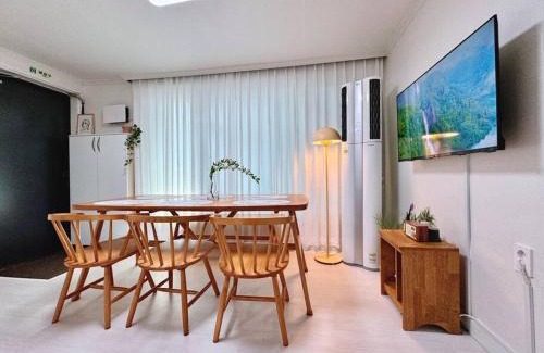 Itaewon Apartment | Haebangchon Itaewon 3 Bedroom Apartment