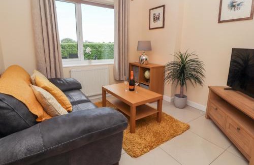 Flintshire House | Hafan Fach