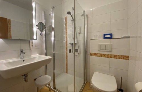 Burgstaaken Hotel | Hafen Hotel Schützenhof