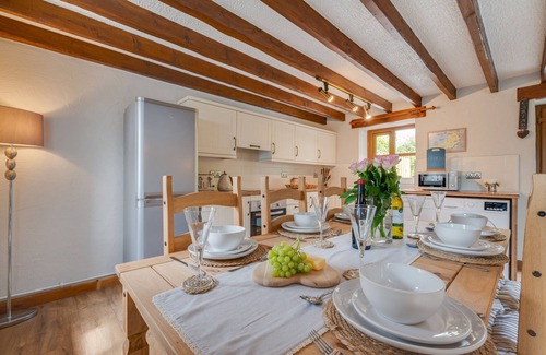Bethania House | Hafod y Llwynog - Three Bedroom House, Sleeps 6