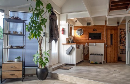 Kiel-Windeweer House | Hakuna Matata Peddelenzo