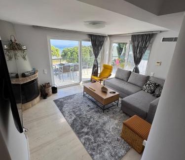 Nea Makri Apartment | HalCyon-On the blue