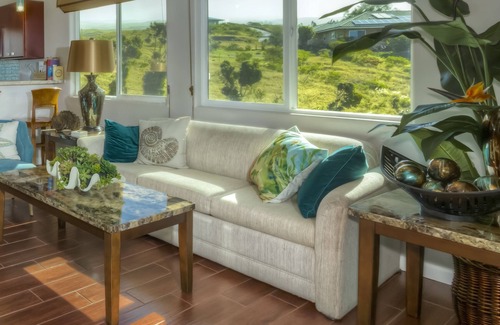Kamuela House | Hale Ka Nani stunning ocean and mountain views, 1 bdrm/1 bath kitchen & laundry